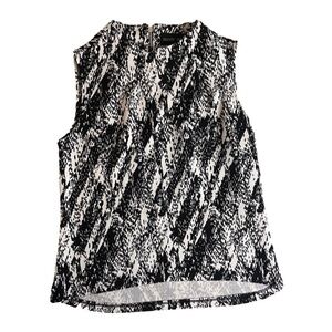 ⭐️ Mandy Evans black and white top- size medium